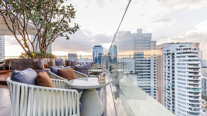 Bnp_Paribas_Real_Estate_escalator-hall-shopping-mall