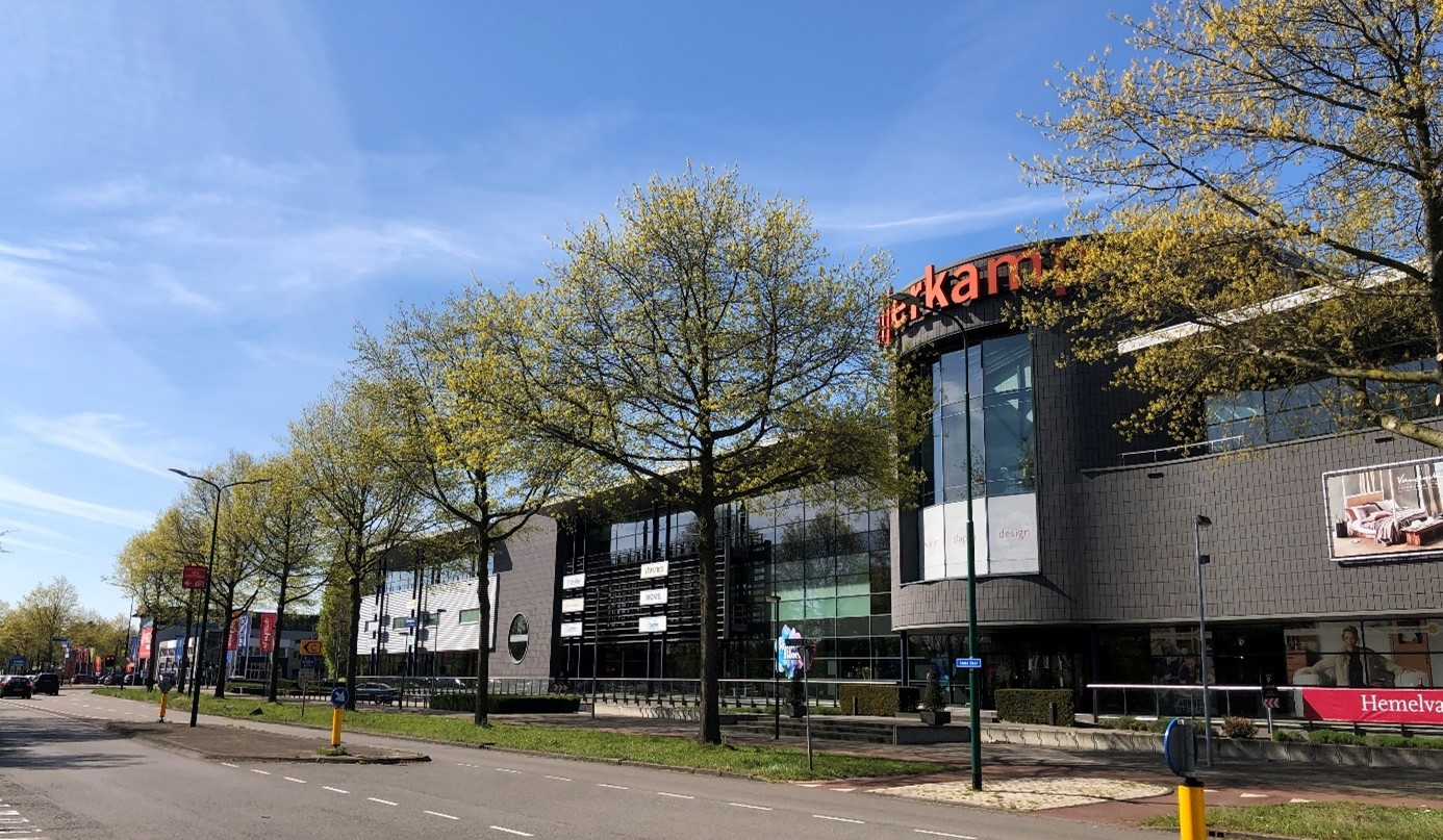 winkelcomplex aan de Einsteinstraat in Veenendaal 